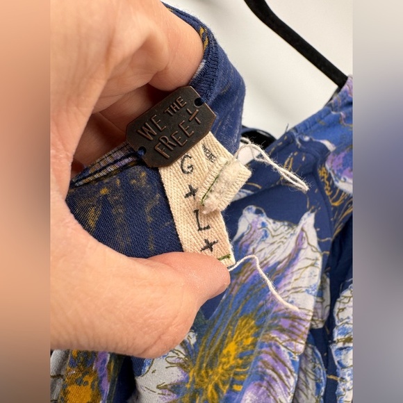 Free People Off-the-Shoulder Bell Sleeve Print Top - Picture 7 of 8